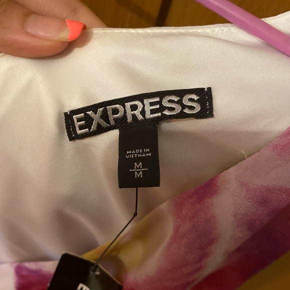 Floral dress. Never worn - Picture 3 of 4